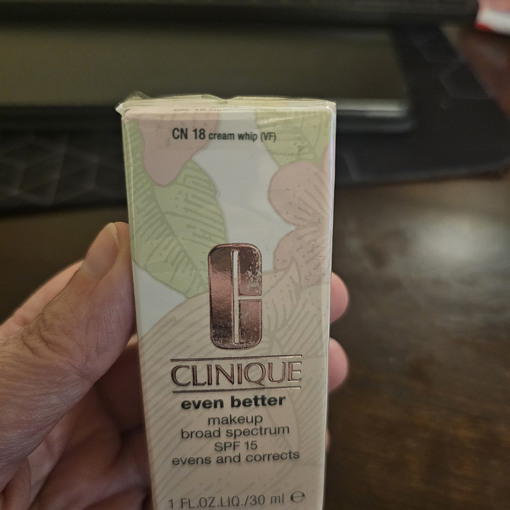 Clinique Even Better Makeup Broad Spectrum SPF 15 - Cream Whip